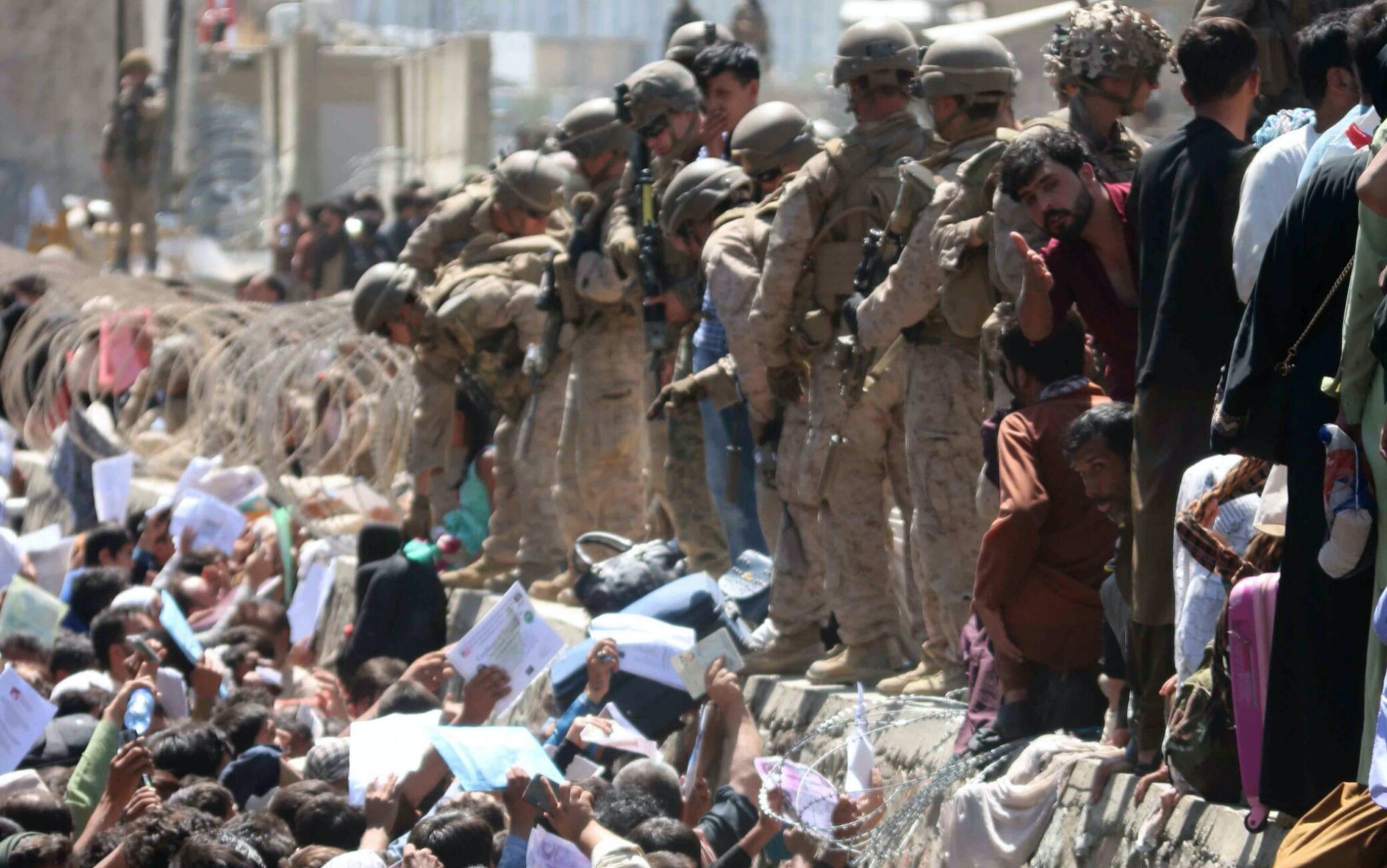 Attentato Kabul, testimoni: 'Molti uccisi nel caos da truppe Usa'. Il Pentagono: stiamo investigando - Vimarsana News